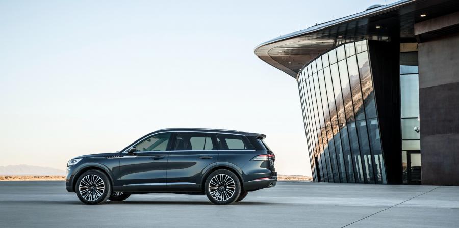  Lincoln Aviator 2018 года  (фото 19 из 23)